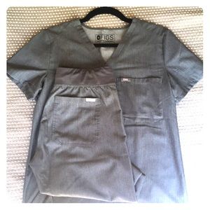 Charcoal grey Figs scrubs